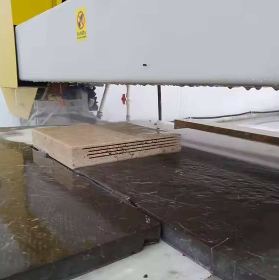 Stone-Cut-by-Marble Horizontal Band Saw Slicing Machine Stone-Cut-by-Marble Horizontal Band Saw Slicing Machine
